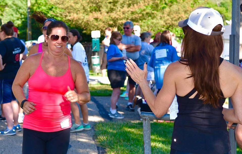 Running event cheering